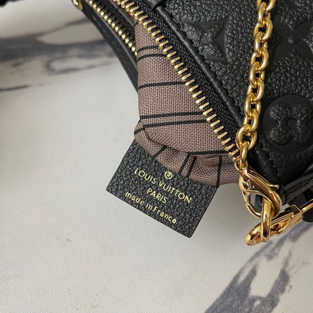 LV Easy Pouch On Strap