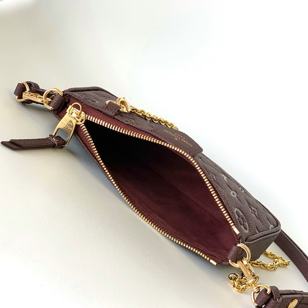 LV Easy Pouch On Strap