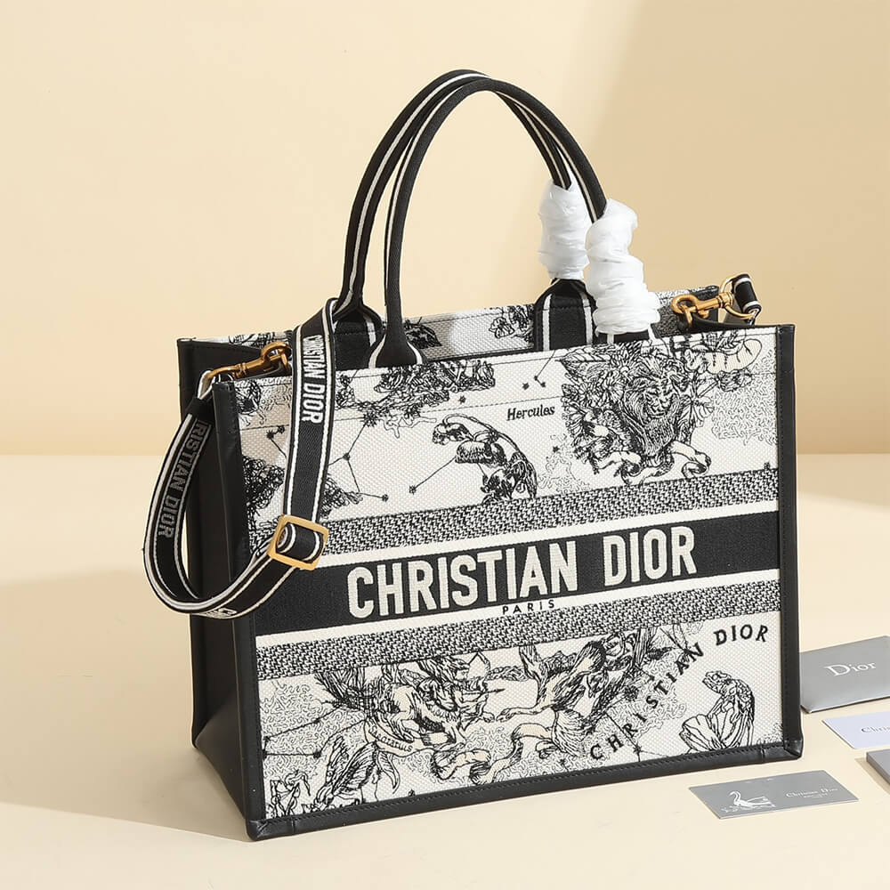 medium D*or book tote