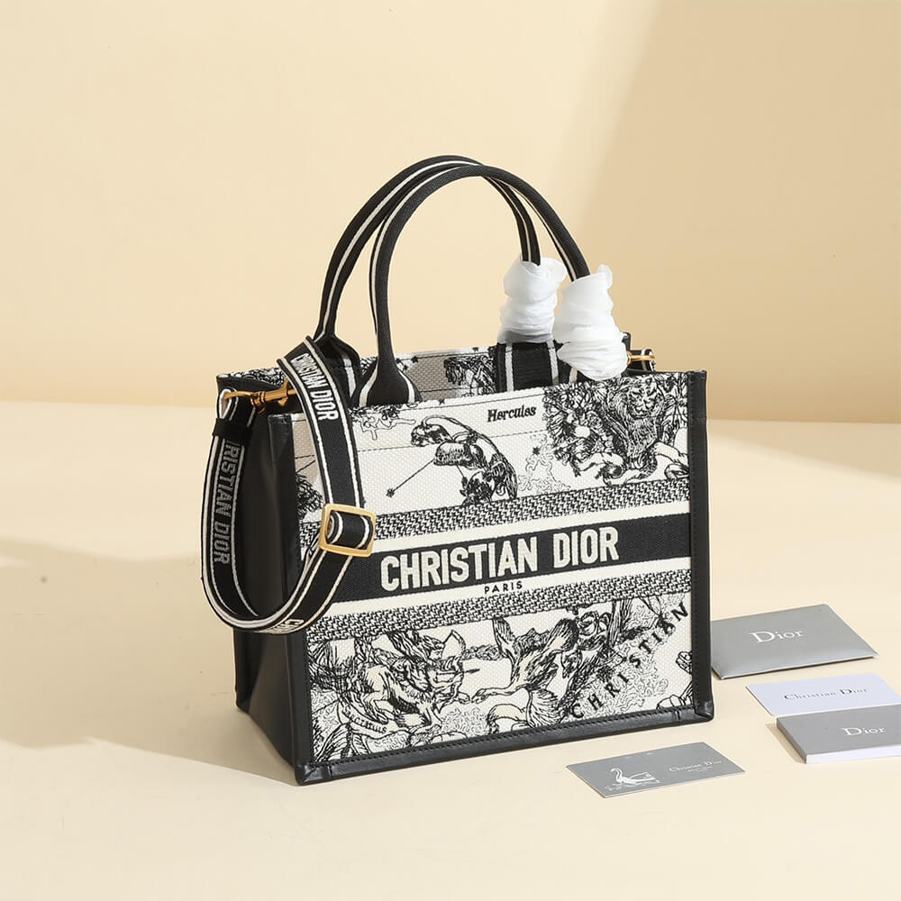 small D*or book tote