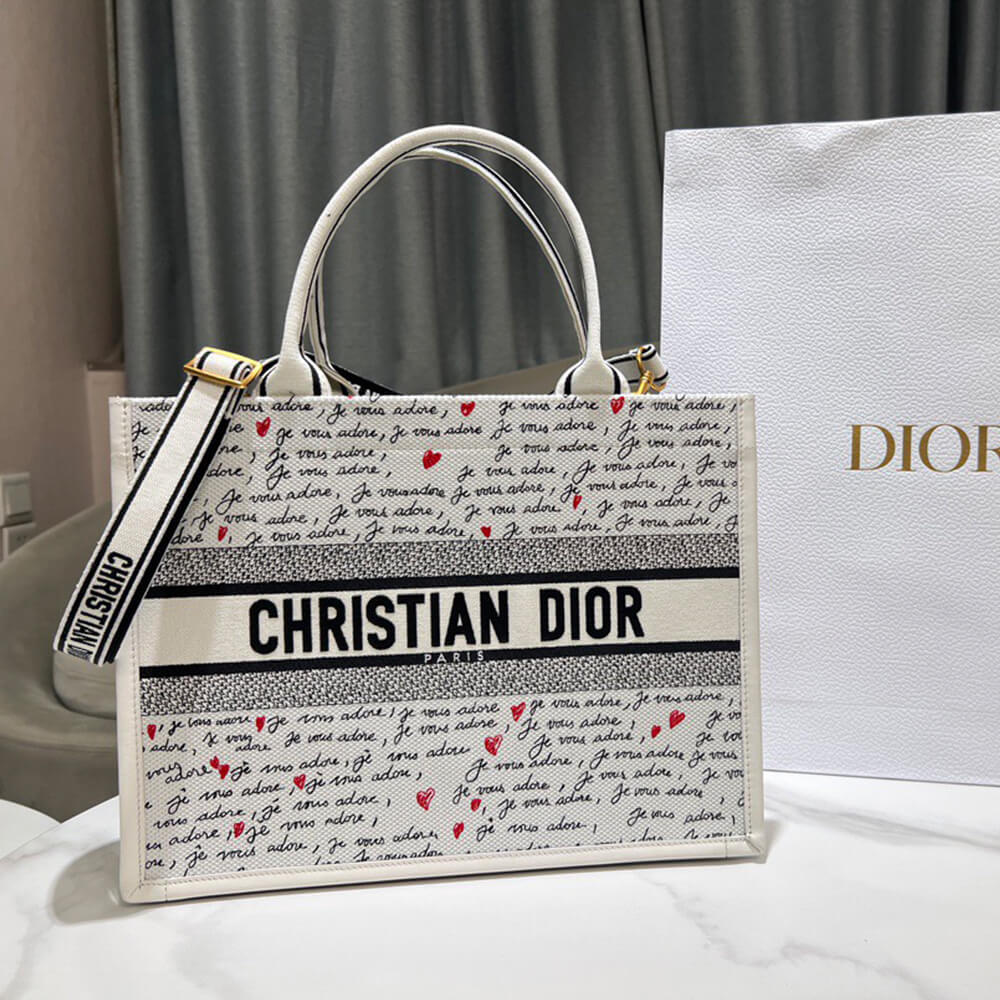 D*oramour medium D*or book tote