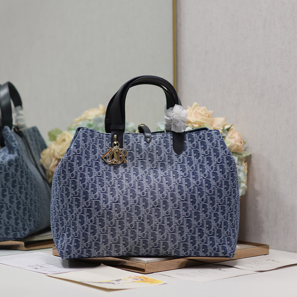 large D*or toujours bag