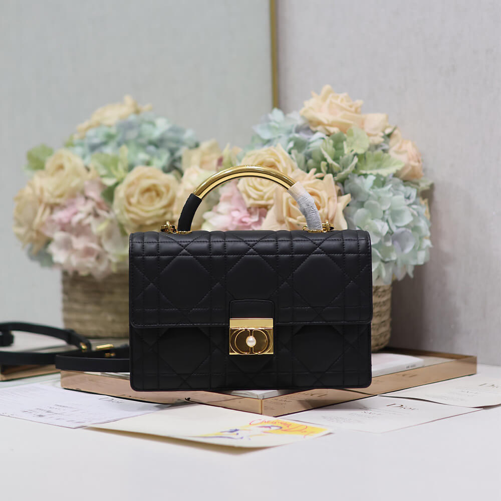 medium D*or ange bag