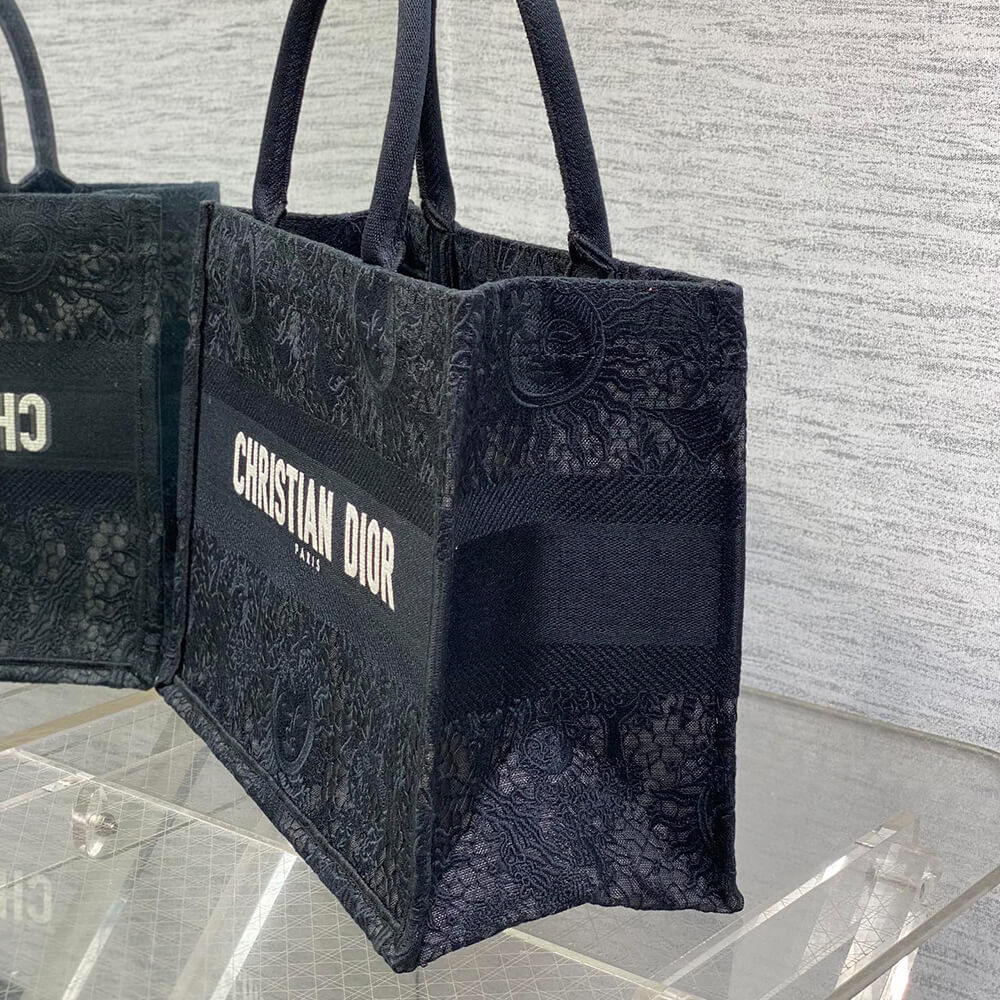 medium D*or book tote