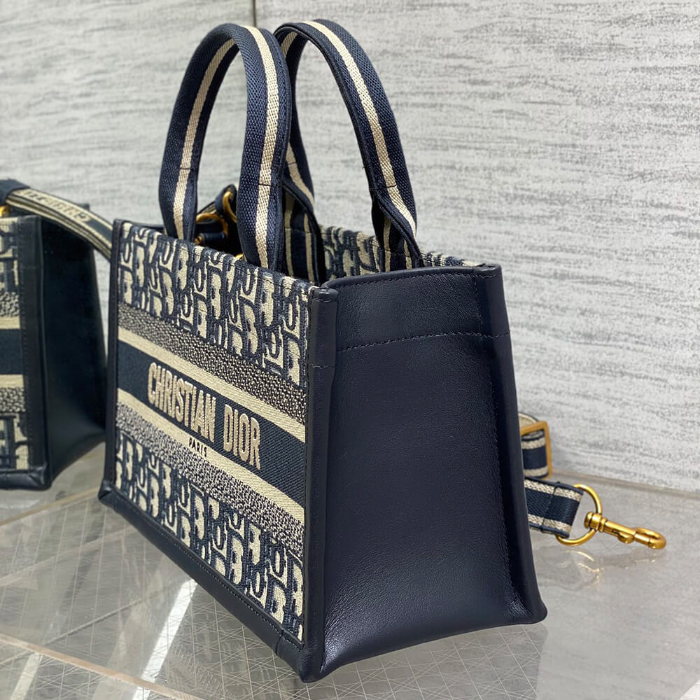 D*or east-west D*or book tote with strap