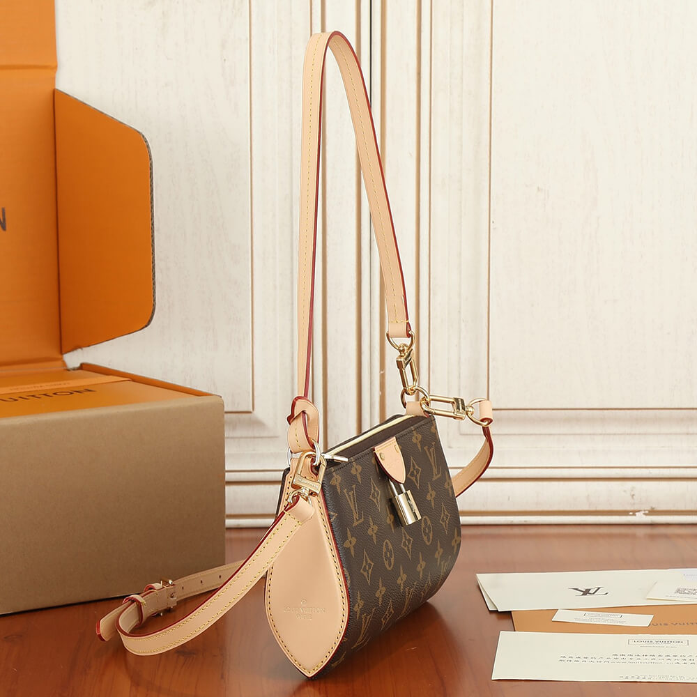 LV Pochette Tirette