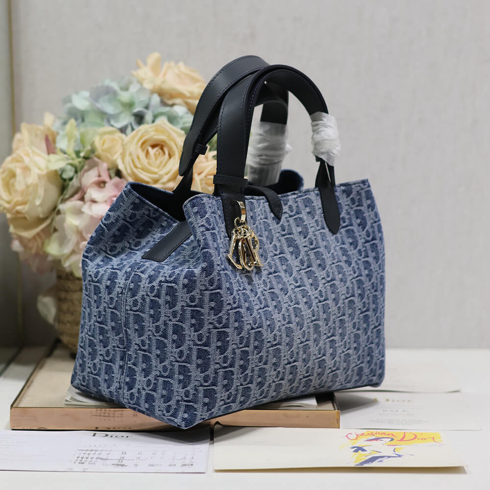 medium D*or toujours bag