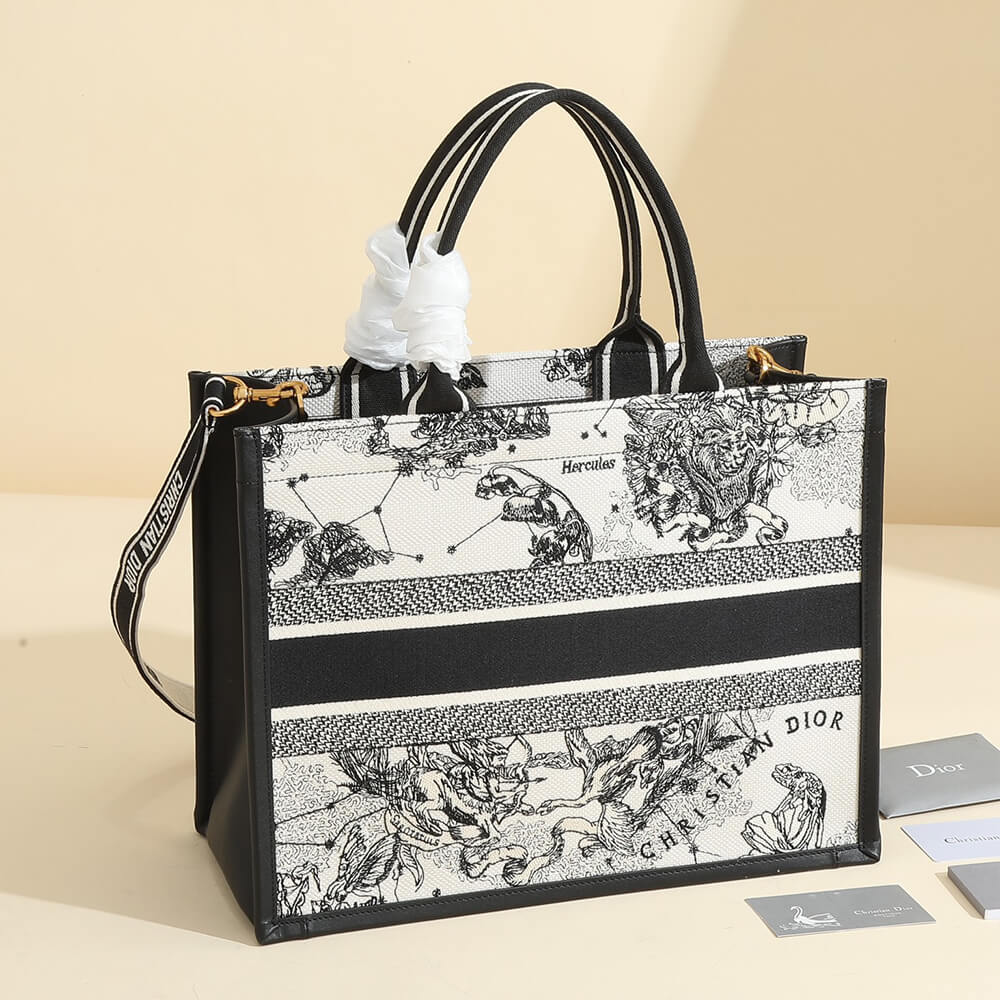 medium D*or book tote