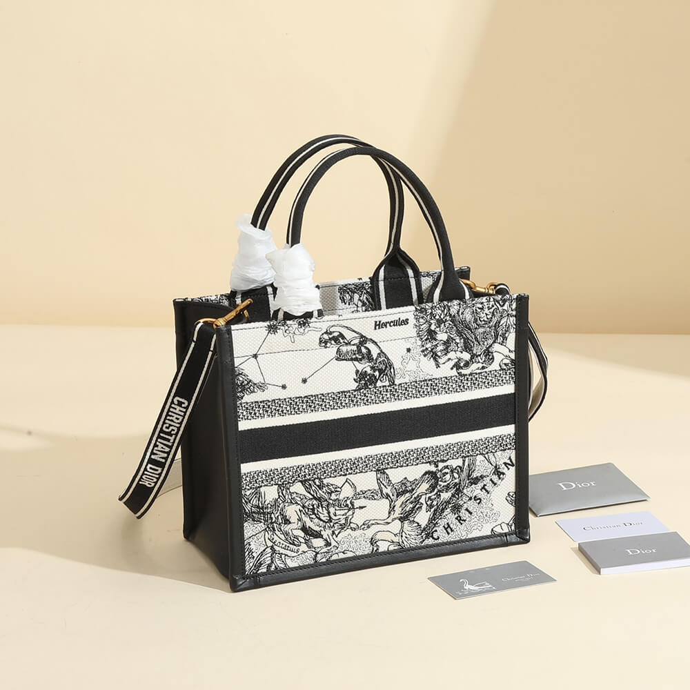 small D*or book tote