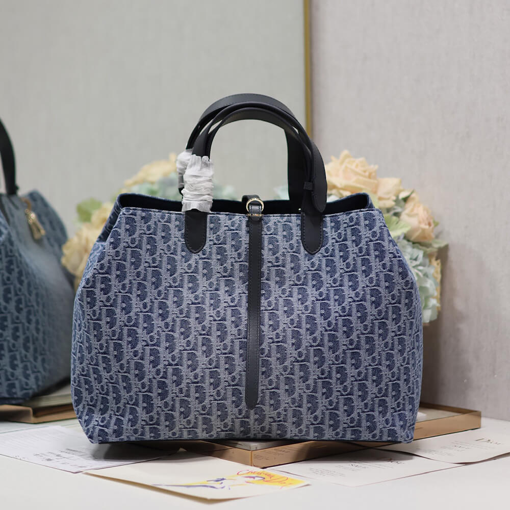 large D*or toujours bag