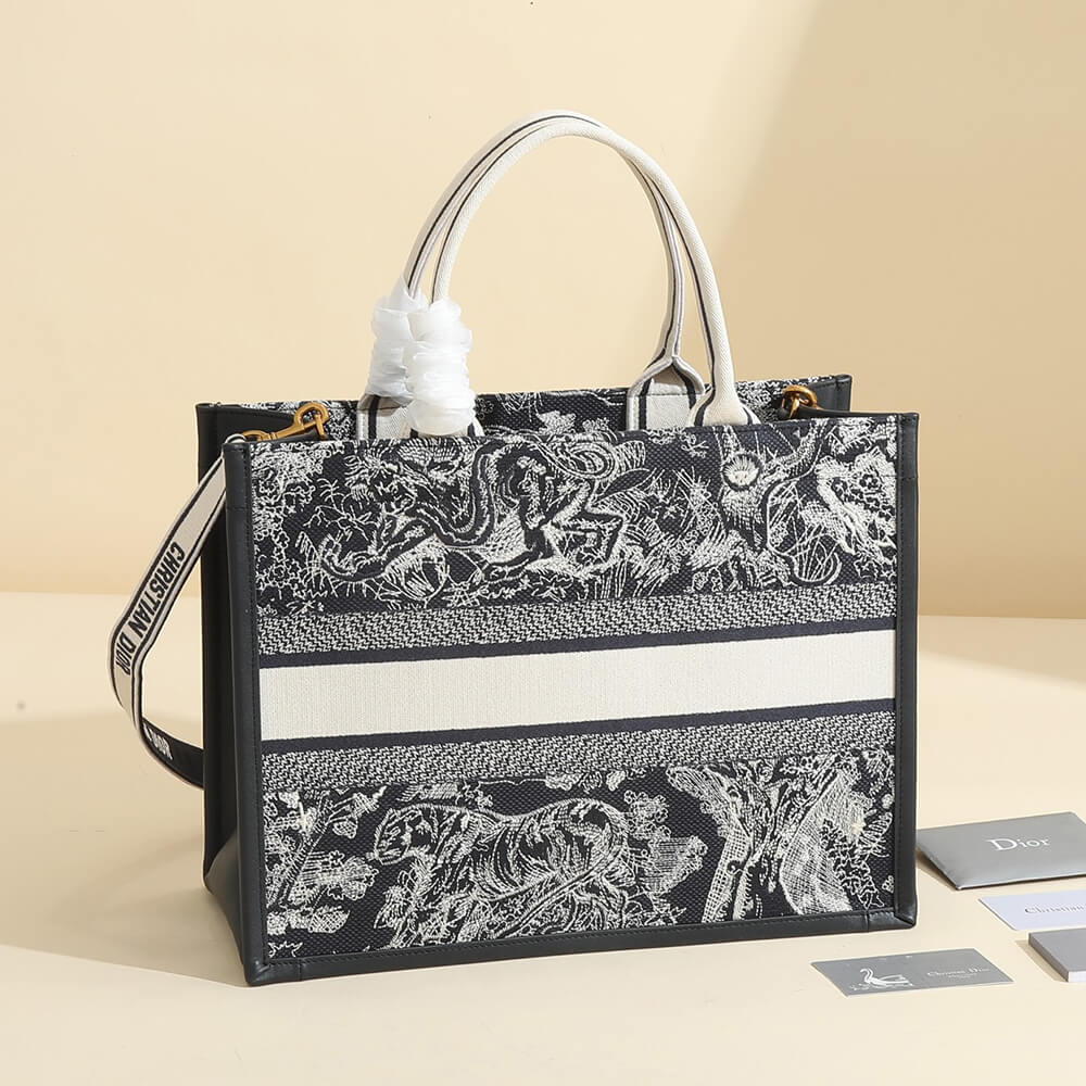 medium D*or book tote