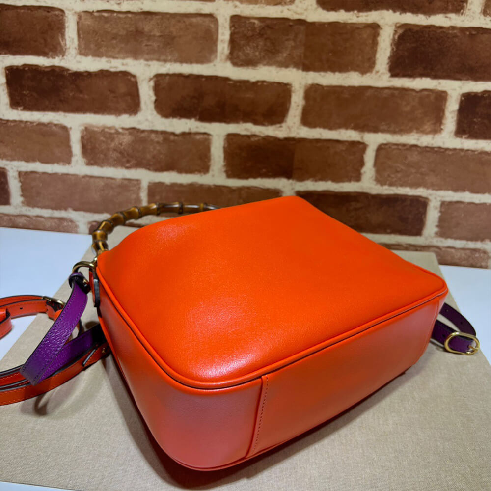 G*u*i diana medium shoulder bag