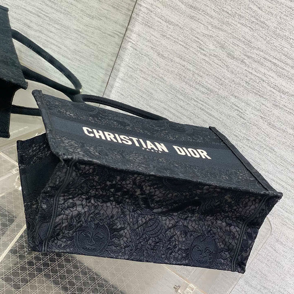 medium D*or book tote