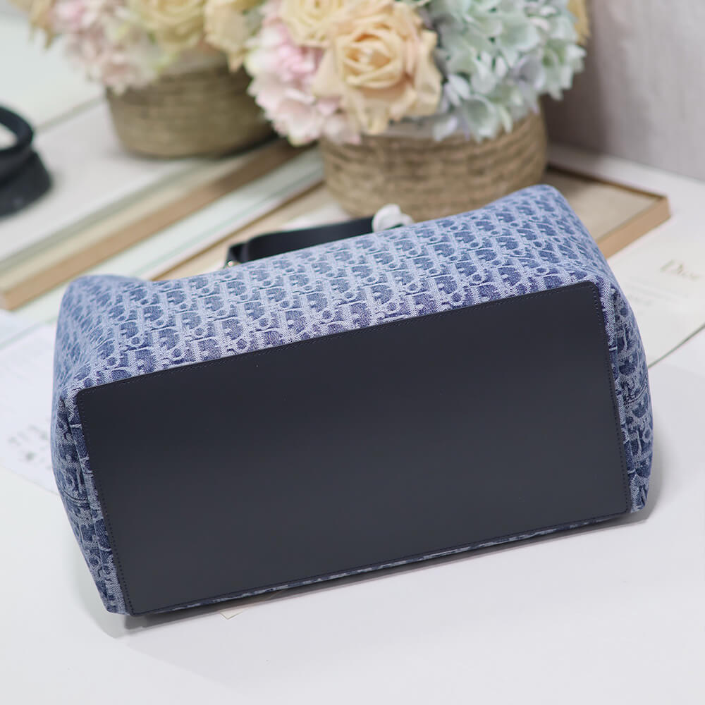 large D*or toujours bag