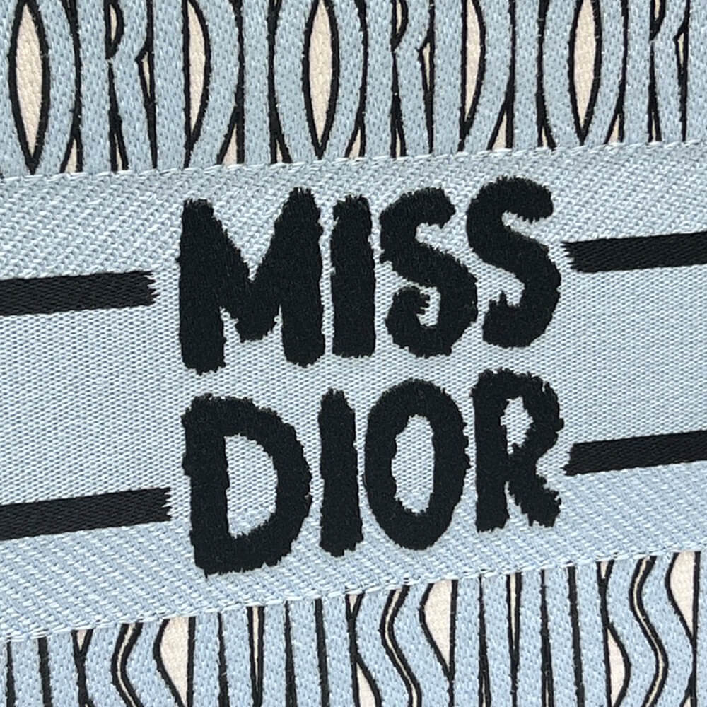 medium D*or book tote