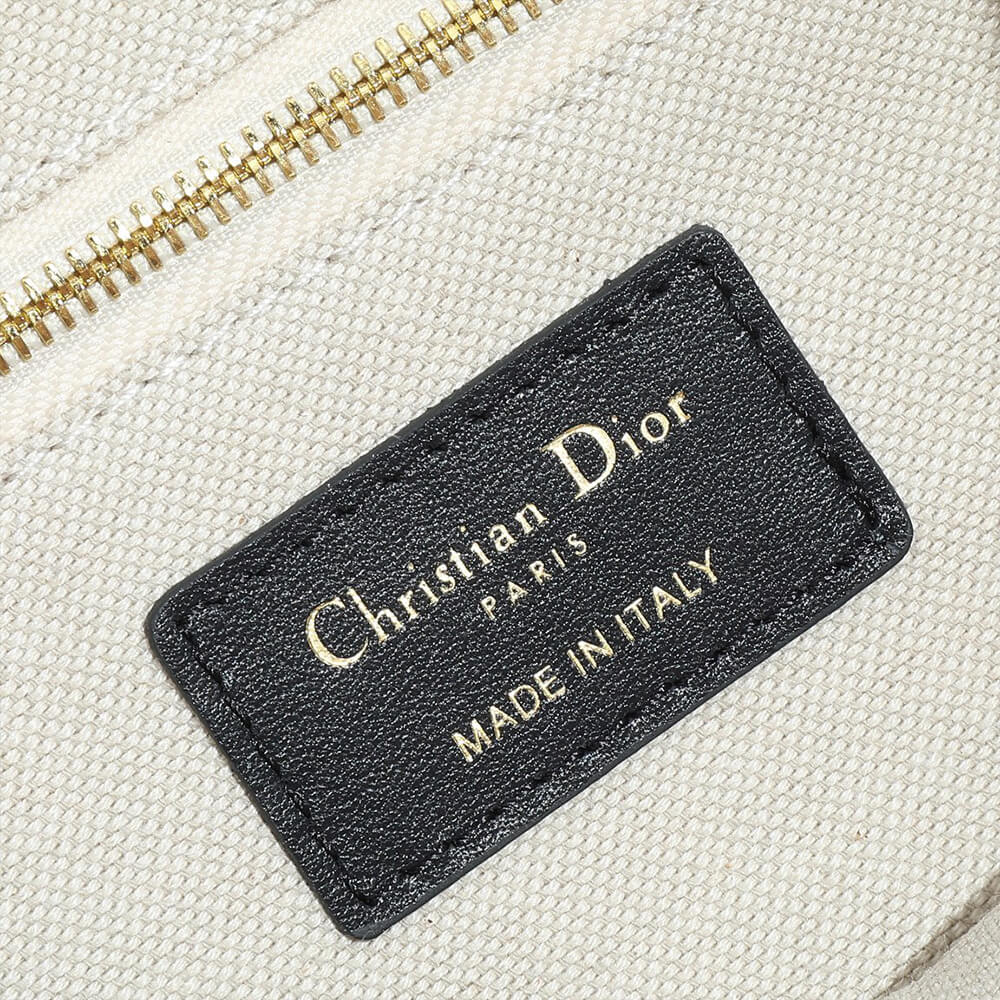 small D*or book tote