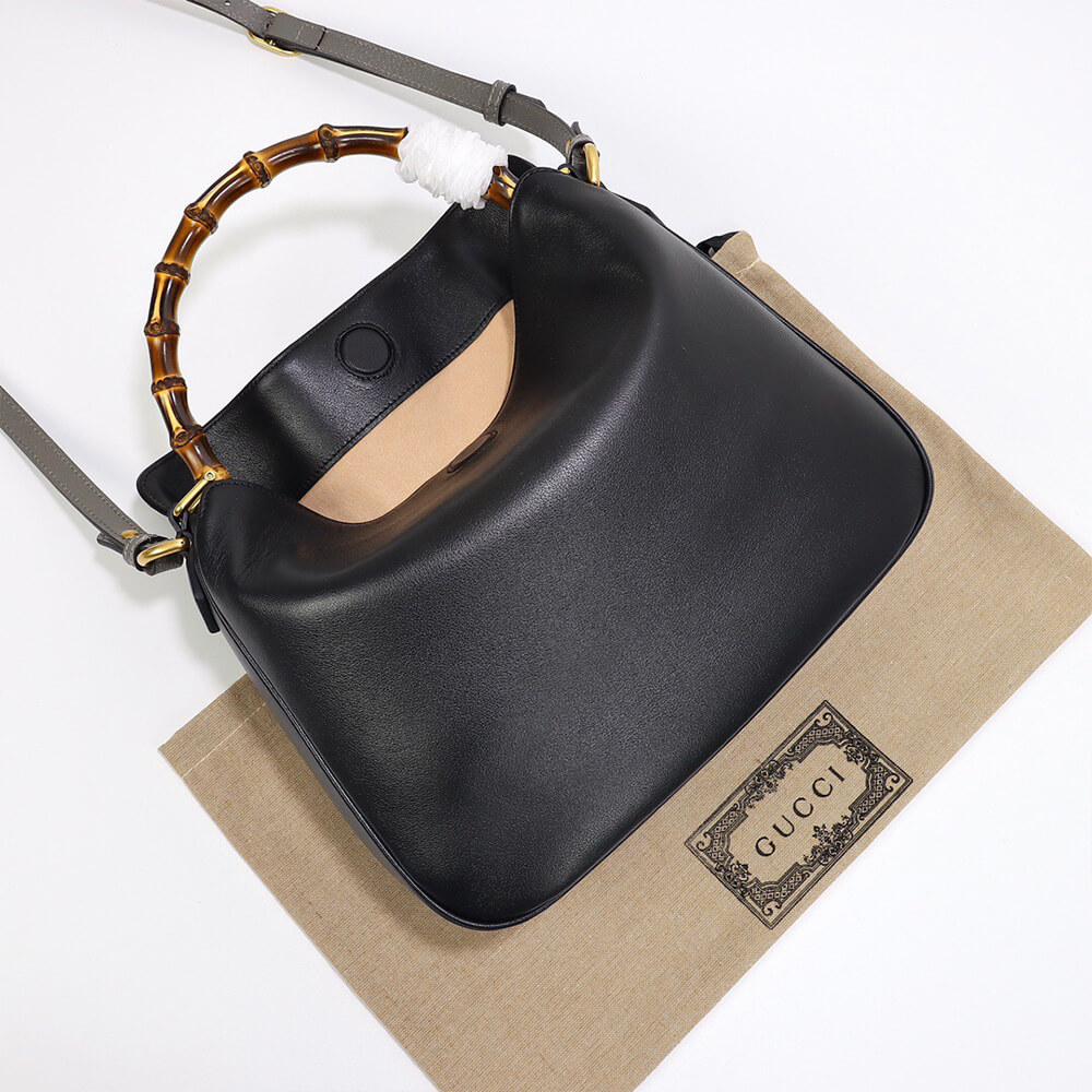G*u*i diana medium shoulder bag