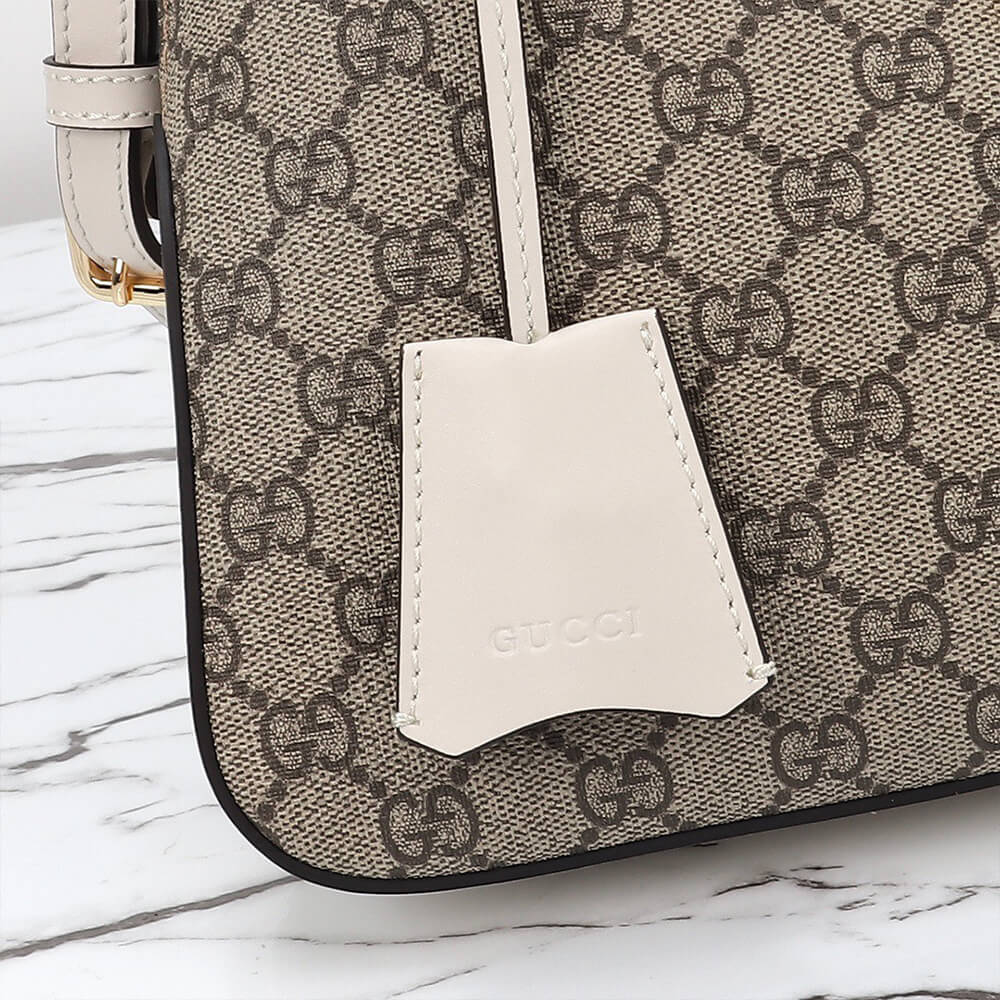 G*u*i padlock gg medium shoulder bag