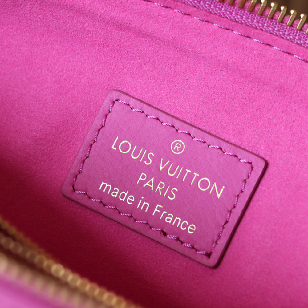LV Coussin BB