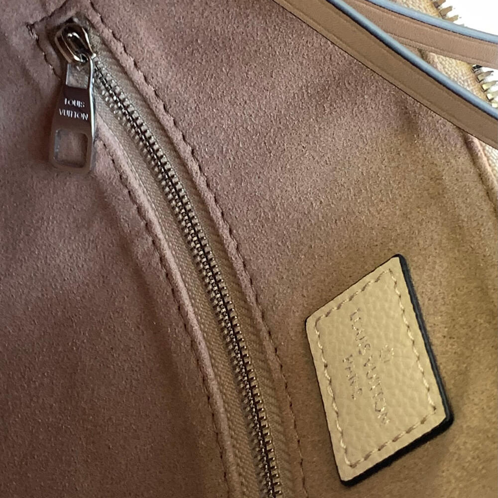 LV Beaubourg Hobo MM