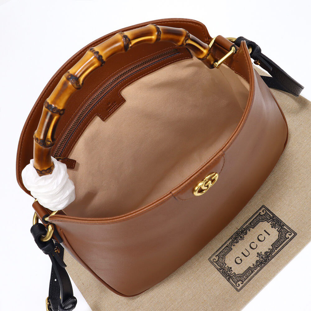G*u*i diana medium shoulder bag