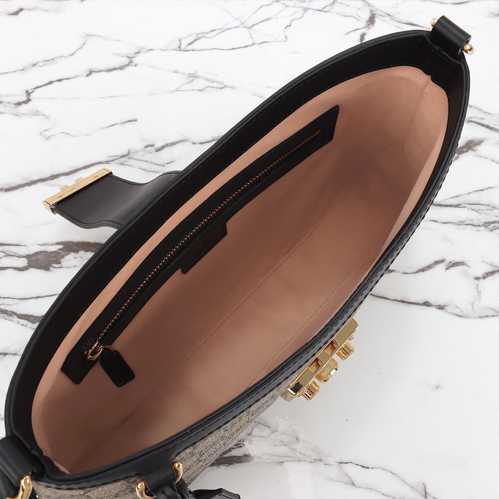 G*u*i padlock gg medium shoulder bag