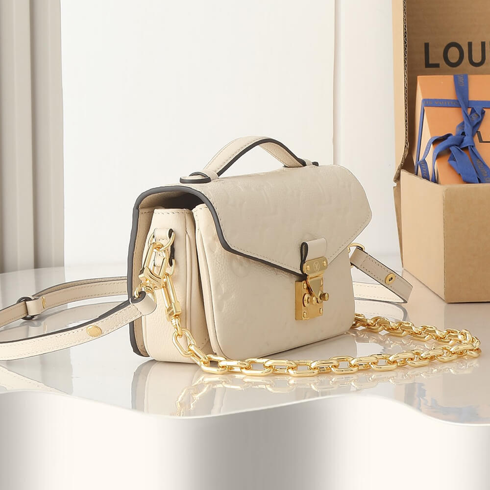 LV Pochette Metis East West