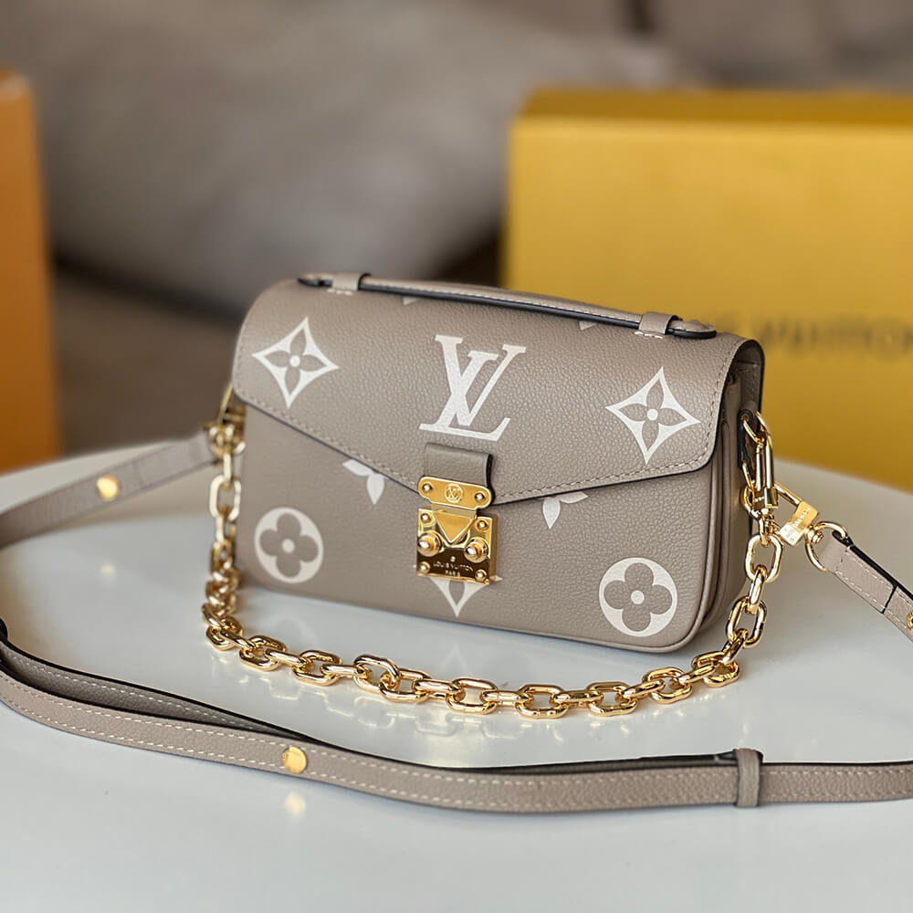 LV Pochette Metis East West