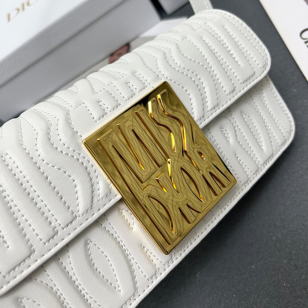miss D*or flap bag