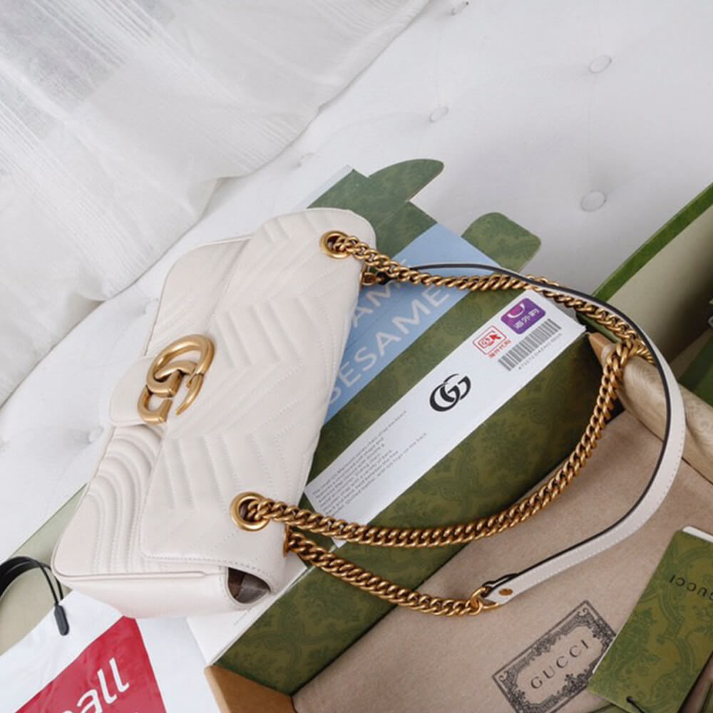 GG Marmont medium matelasse shoulder bag
