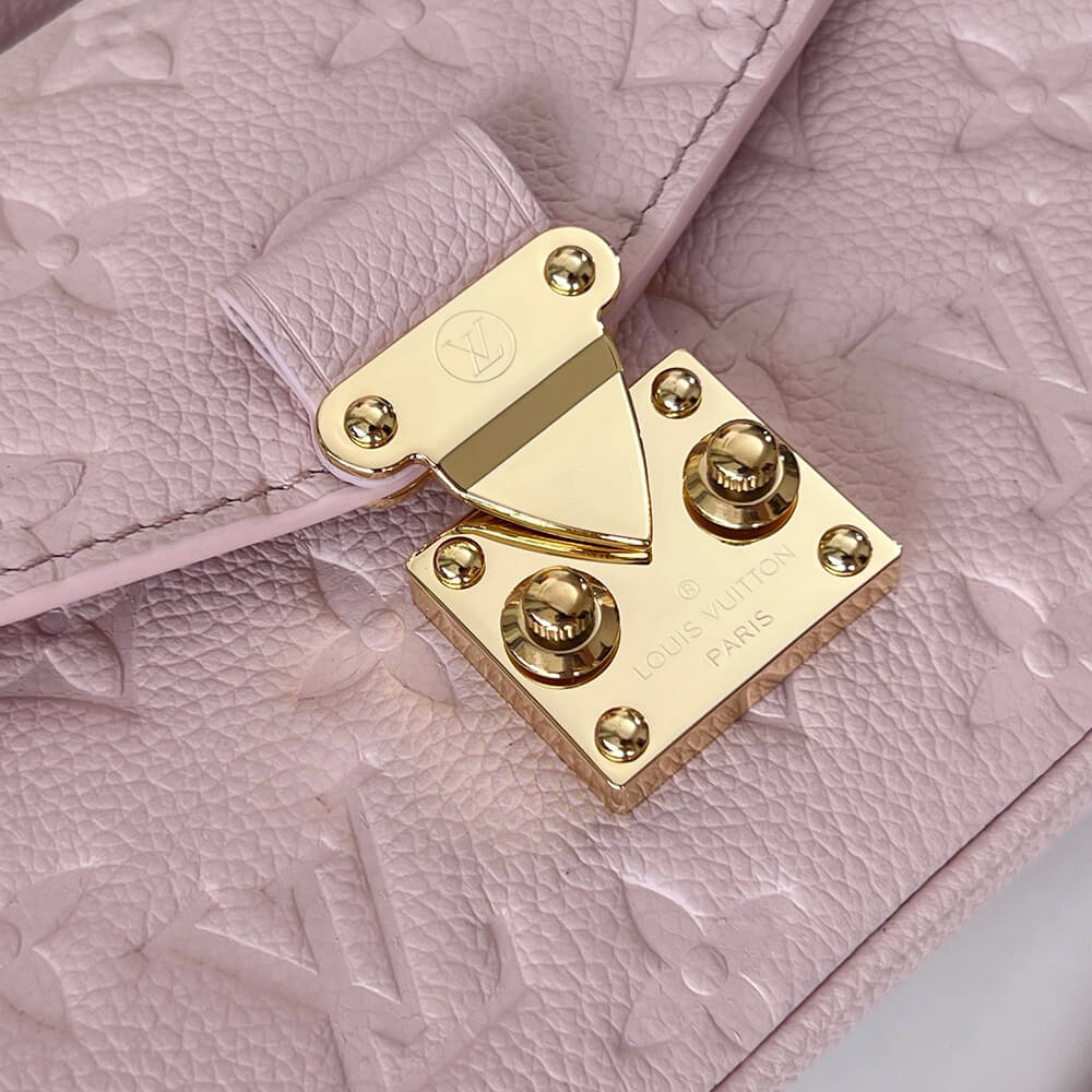 LV Pochette Metis East West