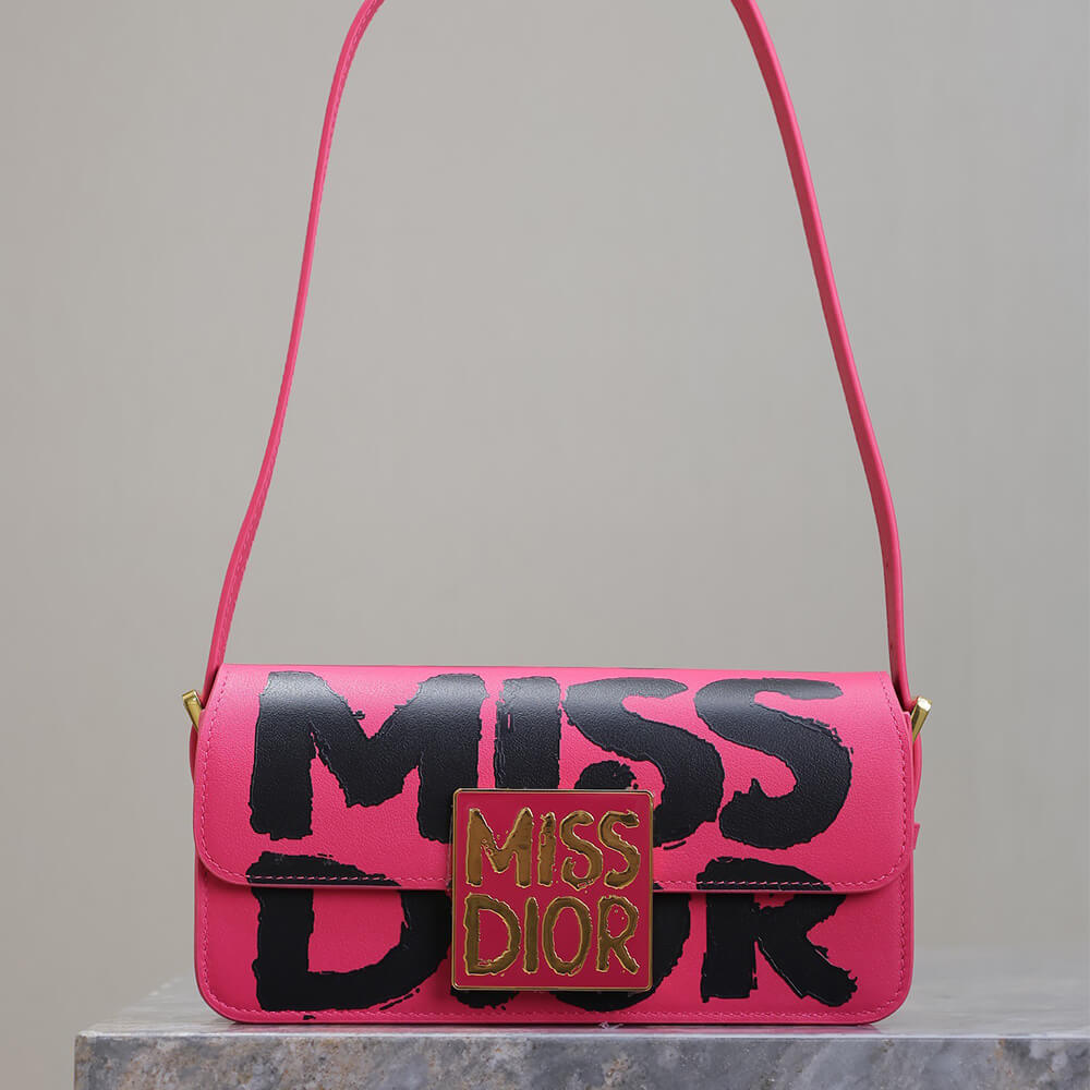 miss D*or flap bag