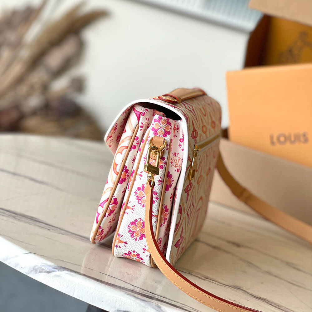 LV Pochette Metis