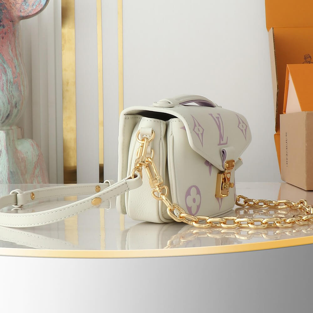 LV Pochette Metis East West