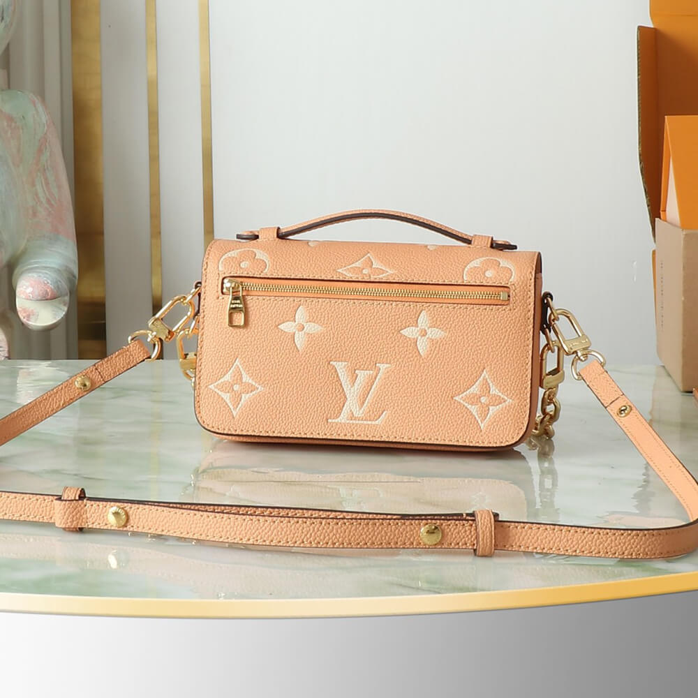 LV Pochette Metis East West
