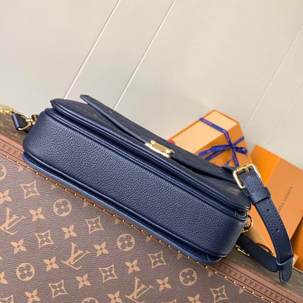 LV Pochette Metis