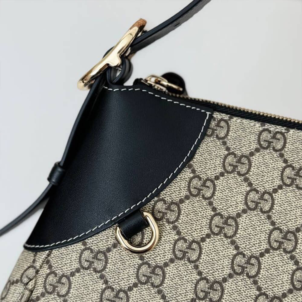 GG Emblem medium shoulder bag