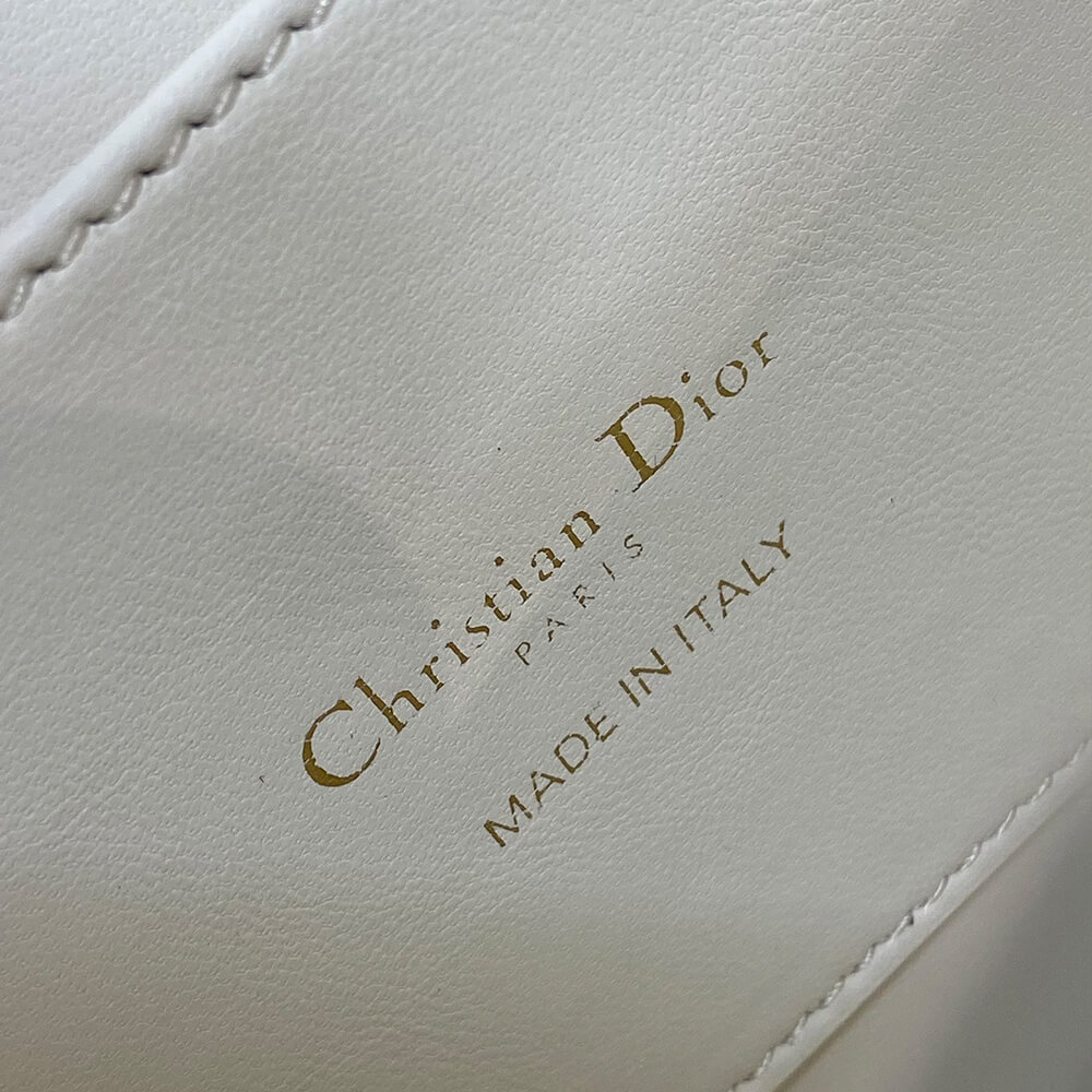 Medium 30 Montaigne Avenue Top Handle Bag