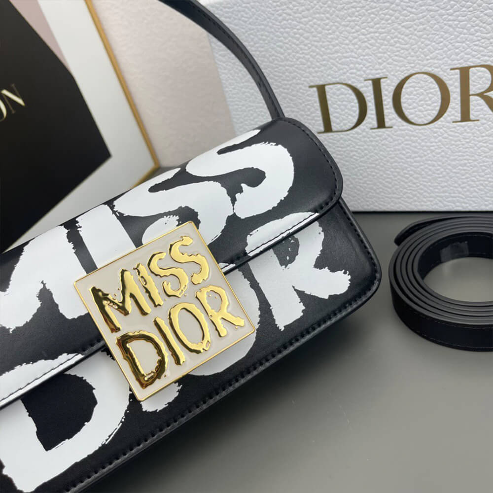 miss D*or flap bag