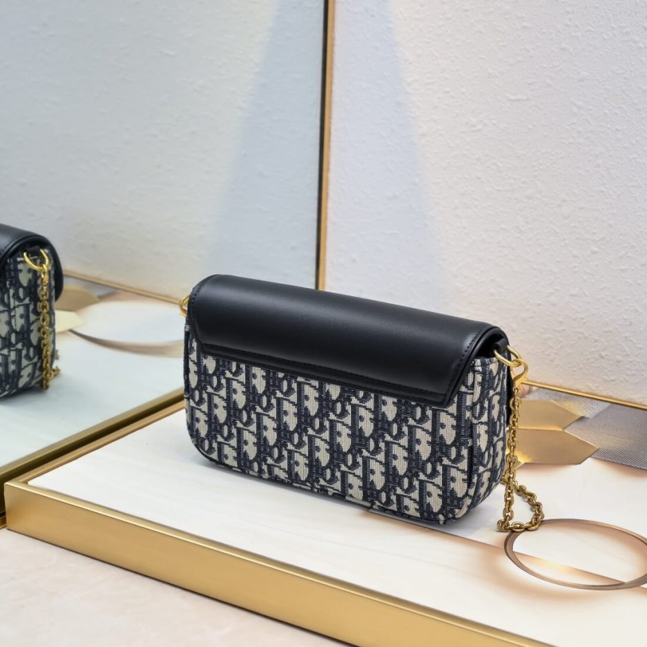 D*or saddle pouch with chain