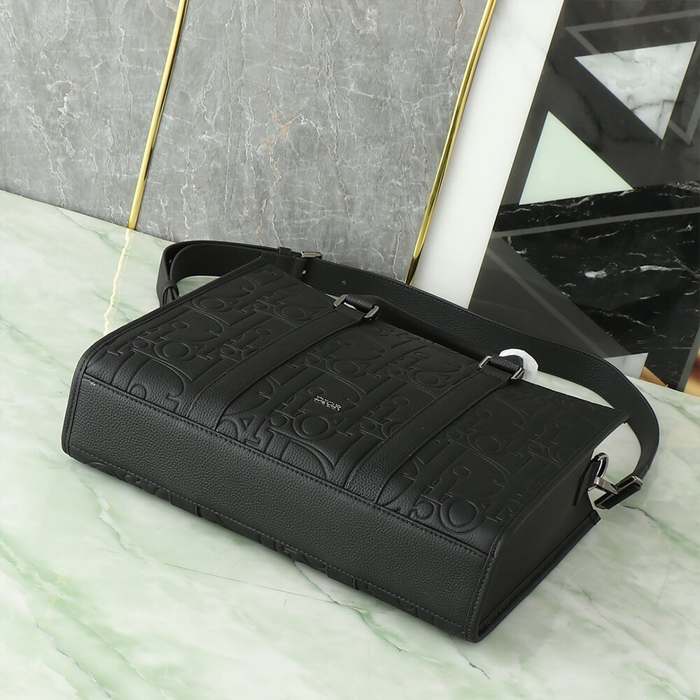 D*or medium east-west tote bag