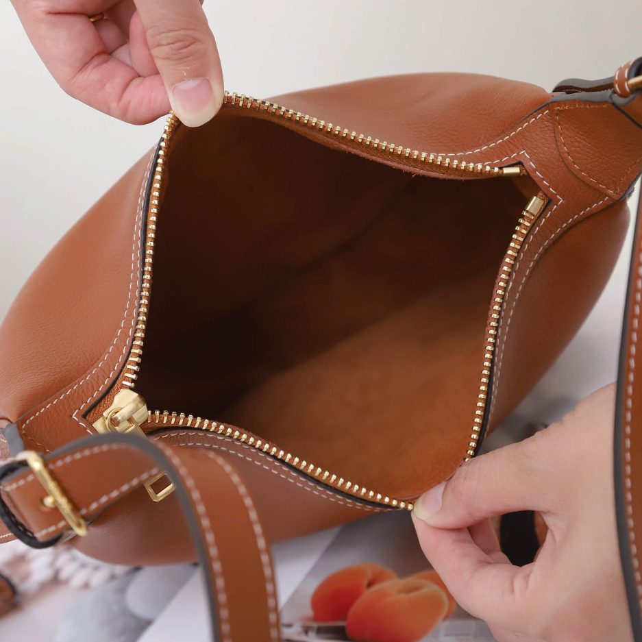 Ce**e heloÏse triomphe small bag in soft calfskin