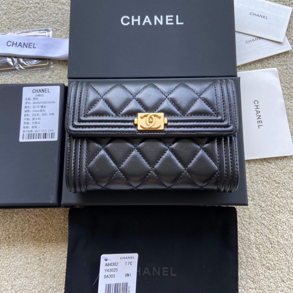 Ch*el boy long wallet
