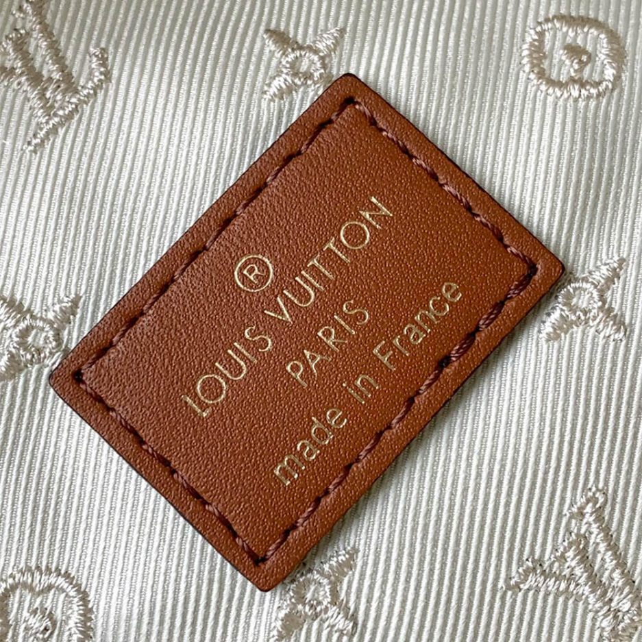 LV BUMBAG waist bag(high-end grade)